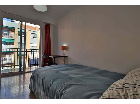Habitación en piso de 4 habitaciones en La Vega Baixa - Апартаменти