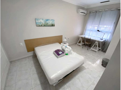 Habitación en piso de 4 habitaciones en Russafa - 아파트