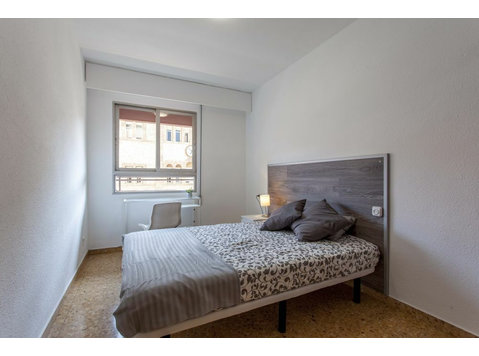 Magnífica habitación en Sagunto - Apartments