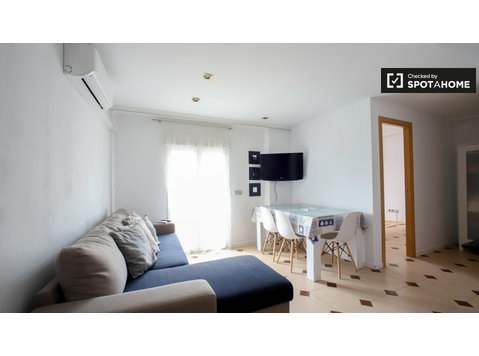 Modern 3-bedroom apartment in Poblats Marítims - Apartamentos