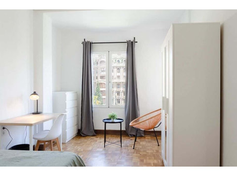 Preciosa y amplia habitación en el centro de Valencia - Asunnot