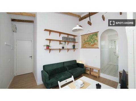 Apartamento en alquiler en Extramurs, Valencia - Pisos