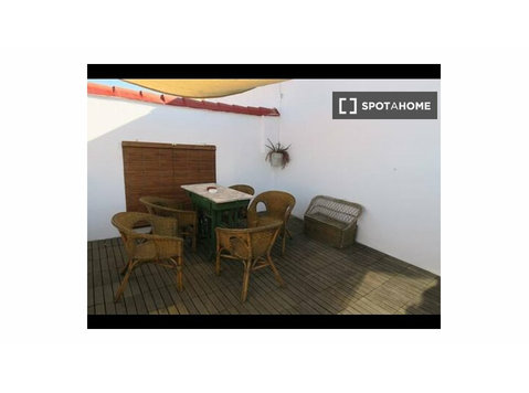 Studio zu vermieten in Cabanyal-Canyamelar, Valencia - Wohnungen