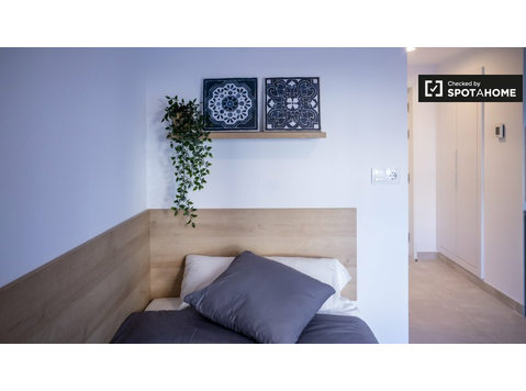 Studio for rent in Camins Al Grau, Valencia - Apartments