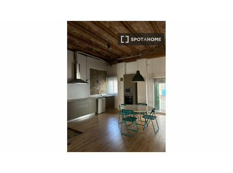 Valensiya'da kiralık iki yatak odalı daire - Apartman Daireleri