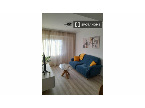 Valensiya'da kiralık iki yatak odalı daire - Apartman Daireleri