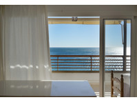 Flatio - all utilities included - The sea view room in… - Collocation