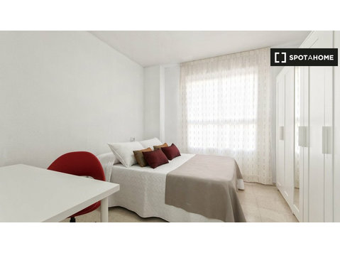 Lindo quarto para alugar em Pio XII, Alicante - Aluguel