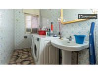 Room for rent in 3-bedroom apartment in Dénia, Alicante - Vuokralle