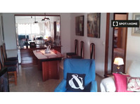 Room for rent in 4-bedroom apartment in Alacant, Alacant - Aluguel