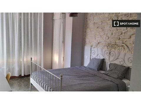 Sant Blai, Alicante'de 4 yatak odalı dairede kiralık oda - Kiralık