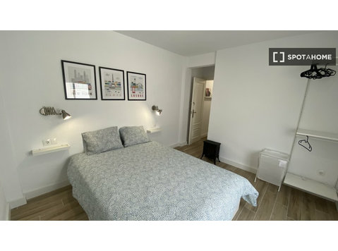 Room for rent in shared 3-bedroom apartment in Alicante - Cho thuê