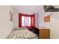 Room in shared apartment in Alicante - Kiadó