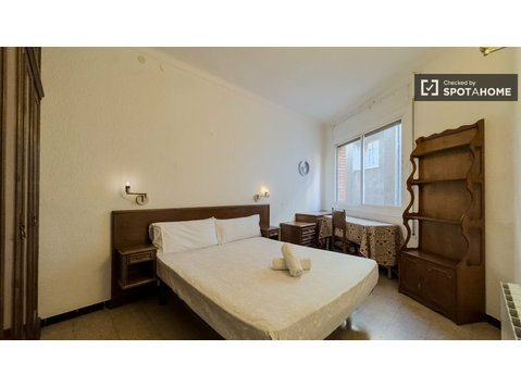 3-Zimmer-Wohnung zu vermieten in Gràcia, Barcelona - Byty