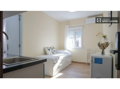 Studio-Apartment für 1 Person zu vermieten in Cuatro… - อพาร์ตเม้นท์