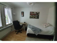 Private Room in Shared Apartment in Väster - Общо жилище