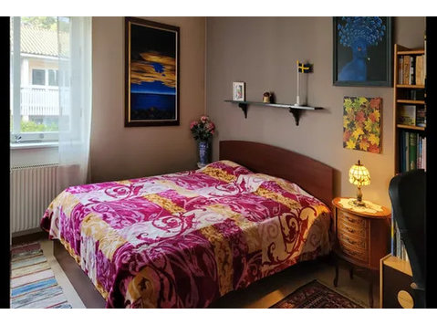 Private Room in Shared Apartment in Edsviken - Woning delen
