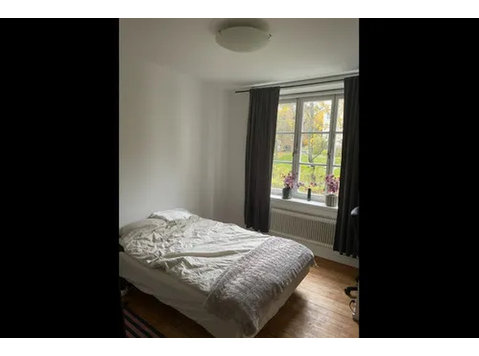 Private Room in Shared Apartment in Hägersten-Liljeholmen - WGs/Zimmer