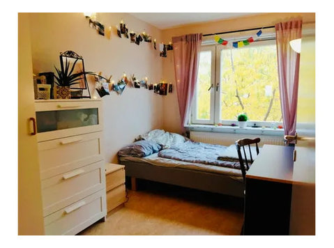 Private Room in Shared Apartment in Kista - Общо жилище