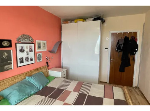 Private Room in Shared Apartment in Stockholms län - Kimppakämpät