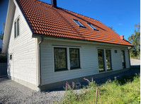 Västra Ingsjövägen, Lindome - Къщи