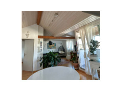 2½ ROOM ATTIC APARTMENT IN AARAU ROHR (AG), FURNISHED,… - Ενοικιαζόμενα δωμάτια με παροχή υπηρεσιών
