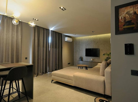 Sophisticated 2-Room Apartmentin a Central Zug Location - Leiligheter