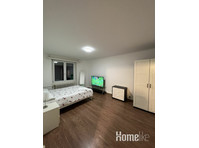 Central and Spacious Apartment with Balcony - 公寓