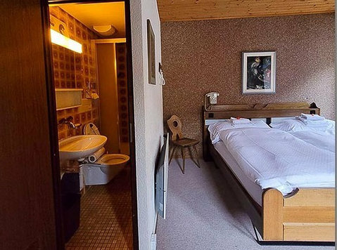 (317) double bed room in beautiful Swiss Alps - Aluguel de Temporada