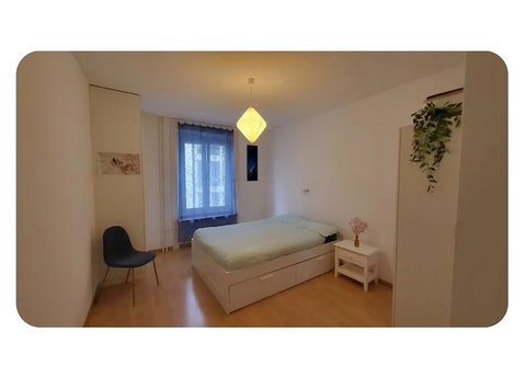 APPARTEMENT 2½ PIÈCES À BIEL/BIENNE (BE), MEUBLÉ, DURÉE… - Appartements équipés