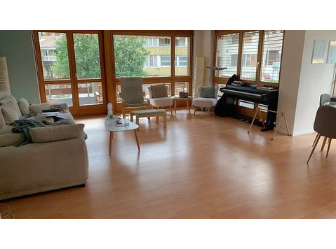 APPARTEMENT 3½ PIÈCES À SPIEZ (BE), MEUBLÉ, DURÉE DÉTERMINÉE - Appartements équipés