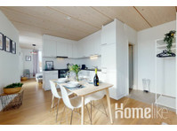 Magnificent modern and bright attic apartment in the city… - Apartamentos