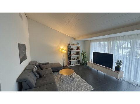 APPARTEMENT 3½ PIÈCES À TRACHSLAU (SZ), MEUBLÉ, DURÉE… - Appartements équipés