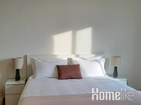 Lovely one-bedroom apartment with balconies overlooking the… - דירות