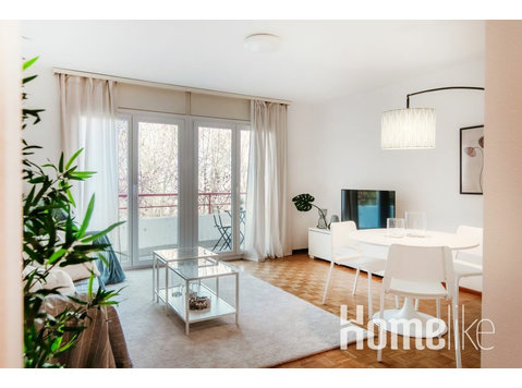 Modern furnished three-room apartment in Chiasso - شقق