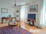 Romantic lakefront apartment in the heart of Gandria - آپارتمان ها