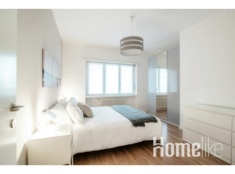 This modernly furnished, bright and spacious three-room… - Leiligheter