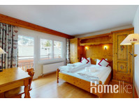 Great spaceous apartment with south looking balcony - Apartamente
