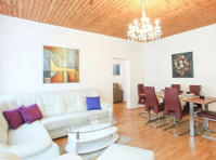 Amazing Two Bedrooms Apartment in Lausanne - Апартмани/Станови