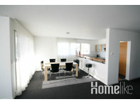 Exquisite apartment with view of lake Zug - アパート