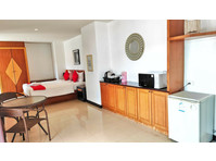 Flatio - all utilities included - Spacious Family Suite… - Συγκατοίκηση