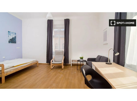 Zimmer zur Miete in einer Wohngemeinschaft in Prag - À louer