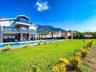 4+1 Villa in Fethiye Oludeniz Suited on 700 m² Plots of Land - Locuinţe