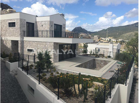 4-Bedroom Detached House in a Central Location in Mugla… - Tempat tinggal