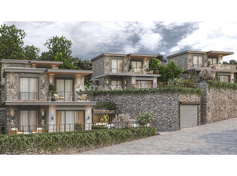Central-Located Detached Modern Houses with Pool in Bodrum - Housing