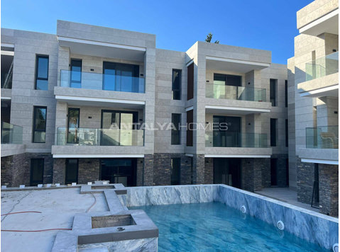 Chic Flats Suitable for Four Season Stay in Bodrum Ortakent - Ακίνητα