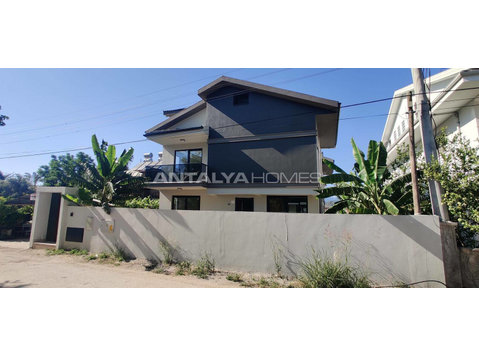 Detached Elegant House with Pool in Fethiye Mugla - Housing