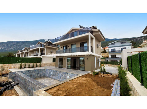 Detached Houses with Nature View in Oludeniz Fethiye - Tempat tinggal