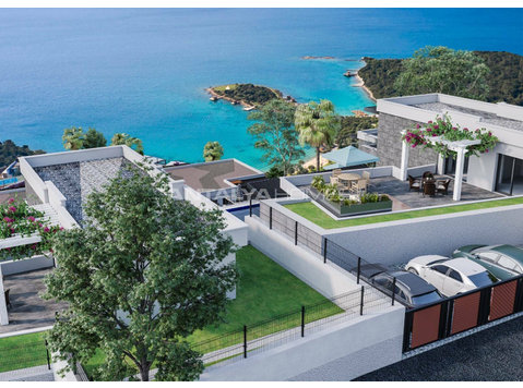 Detached Houses with Panoramic Sea Views in Bodrum Turkey - Locuinţe