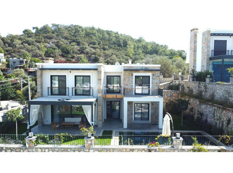 Detached Houses with Private Pools in Bodrum Golturkbuku - 숙소